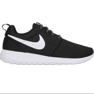WOMENS NIKE ROSHES
